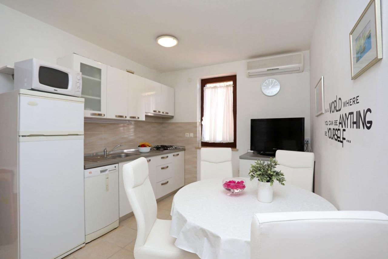 Greenhouse Family Apartments Rabac Esterno foto