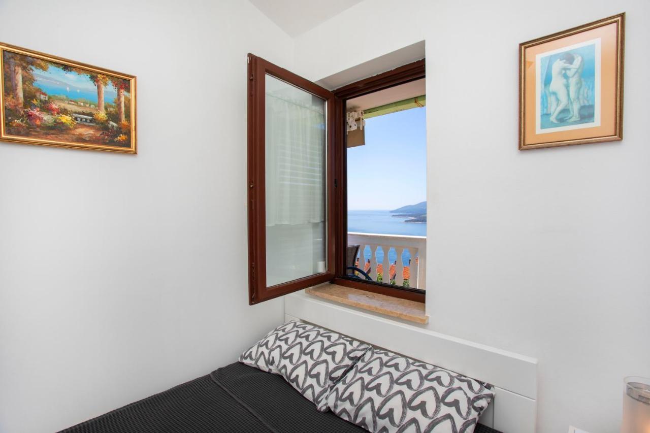 Greenhouse Family Apartments Rabac Esterno foto